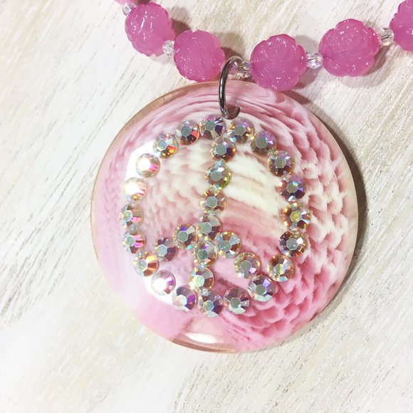 TARINA TARANTINO BABY PINK CRYSTAL LUCITE "PEACE" PENDANT & ROSE BEADED NECKLACE - Picture 8 of 14
